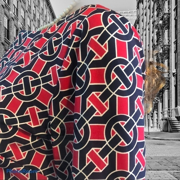 LAUNDRY by design red vneck shift dress. - Picture 6 of 11